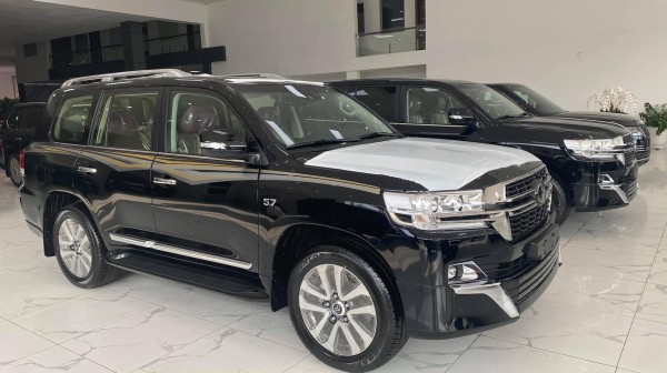 Toyota Land Cruiser Toyota Land Cruiser 5.7 VXS 8 chỗ 2021