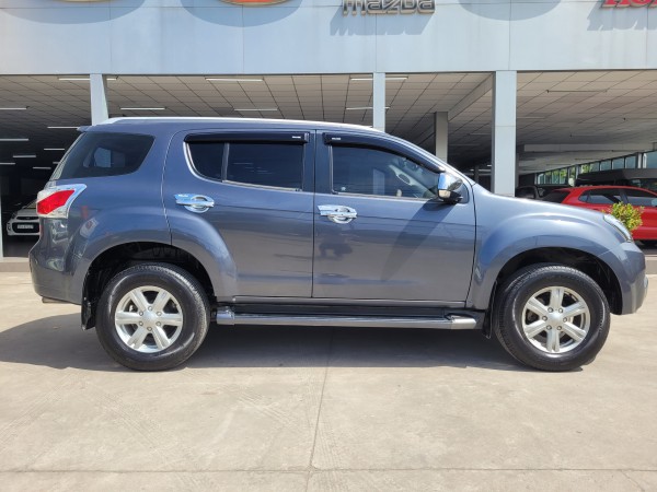 Isuzu Mu-X 3.0 máy dầu STD, 2017, nhập Thái