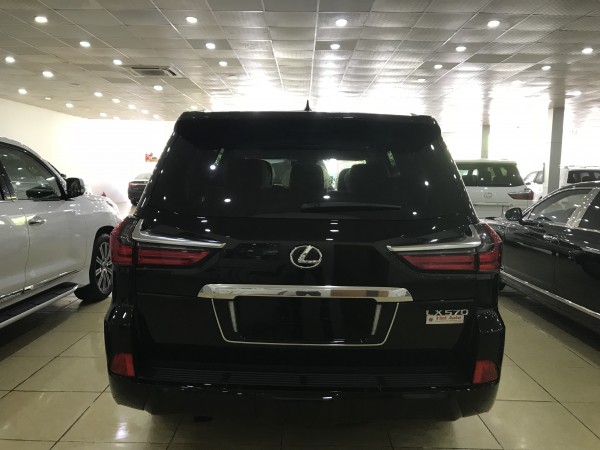 Lexus LX 570 Bán Lexus LX570 màu đen,nội thất nâu2018