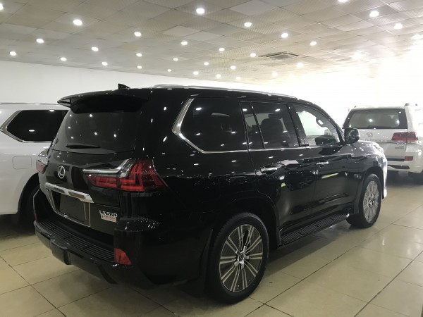 Lexus LX 570 Bán Lexus LX570 màu đen,nội thất nâu2018