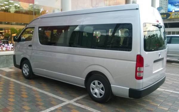 Toyota Hiace Toyota Hiace 3.0 Đủ Màu Giá Tốt