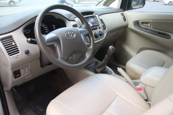Toyota Innova 2.0E sản xuất 2015 biển Hà Nội sx 2015