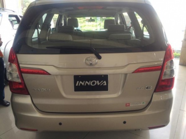 Toyota Innova INOVA 2.0E(số sàn)- 2015.