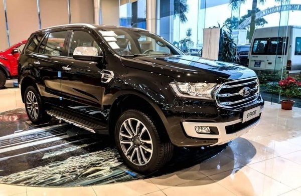 Ford Everest H0T - Giá MT, giao xe AT - Giao xe ngay,