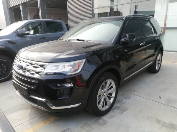 Ford Explorer Explorer ưu đãi khủng hơn 350tr