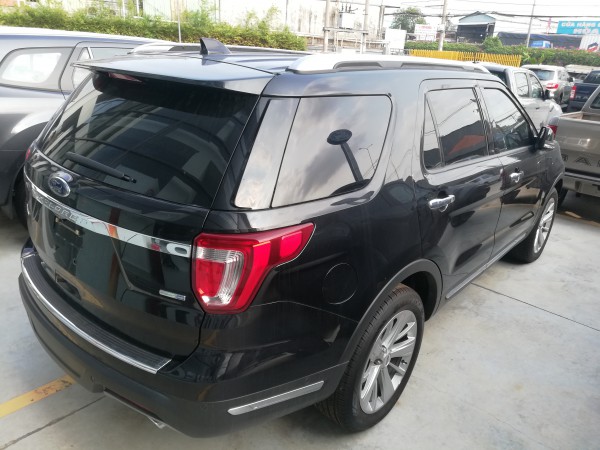 Ford Explorer Explorer ưu đãi khủng hơn 350tr