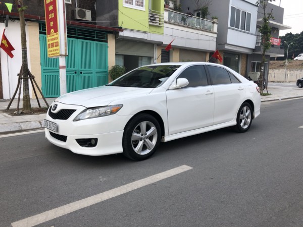 Toyota Camry 2009 màu trắng, giá 755tr