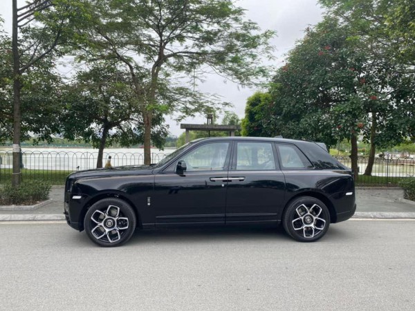 Rolls Royce Phantom Bán Rolls Royce Cullinan Black Badge2022