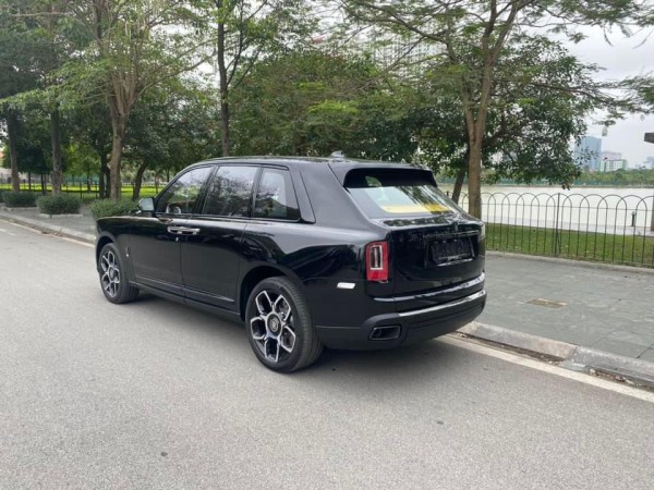 Rolls Royce Phantom Bán Rolls Royce Cullinan Black Badge2022