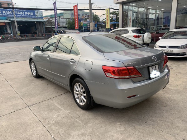 Toyota Camry 2.4G, đời 2012, màu Bạc, giá 518 triệu