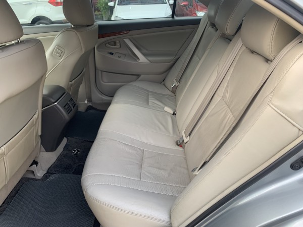Toyota Camry 2.4G, đời 2012, màu Bạc, giá 518 triệu