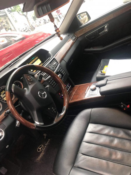 Mercedes-Benz 300 BÁN MERCEDES E300 MÀU ĐEN ĐỜI 2012TẠI HN