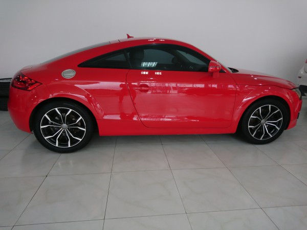 Audi TT sản xuất 2008 màu đỏ