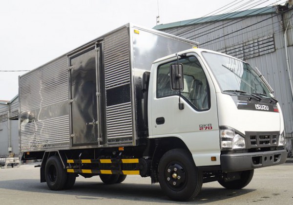 Isuzu QKR 2020 tải trọng 1t9 thùng dài