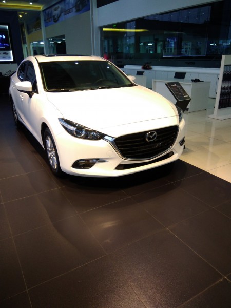 Mazda 3 sedan 2018 màu trắng