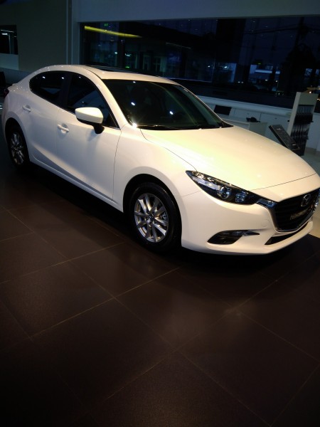 Mazda 3 sedan 2018 màu trắng