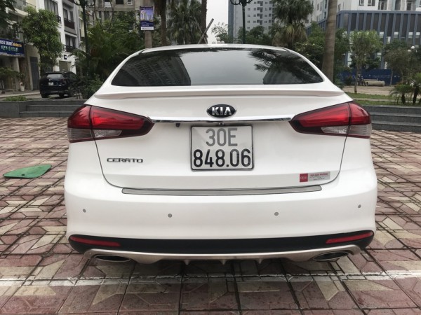 Kia Cerato Kia Cerato 1.6AT màu trắng moden 2018