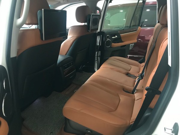 Lexus LX 570 Lexus LX570 Trắng biển 2016