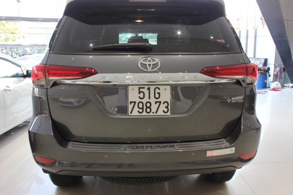 Toyota Fortuner Bán Fortuner lướt 8000km, biển Sài Gòn