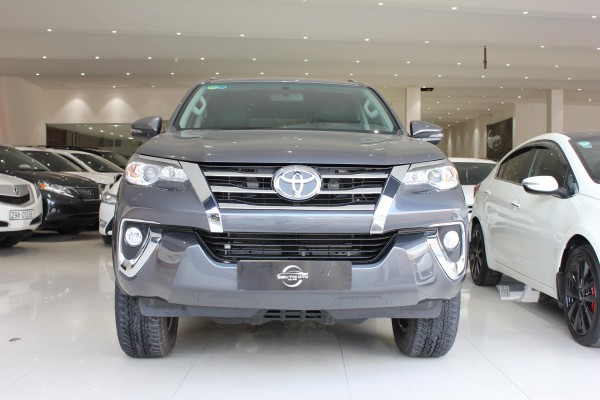 Toyota Fortuner Bán Fortuner lướt 8000km, biển Sài Gòn