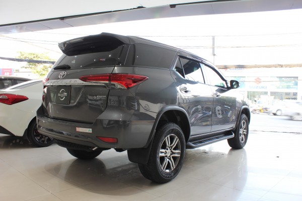 Toyota Fortuner Bán Fortuner lướt 8000km, biển Sài Gòn