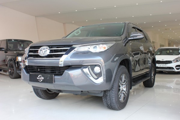 Toyota Fortuner Bán Fortuner lướt 8000km, biển Sài Gòn