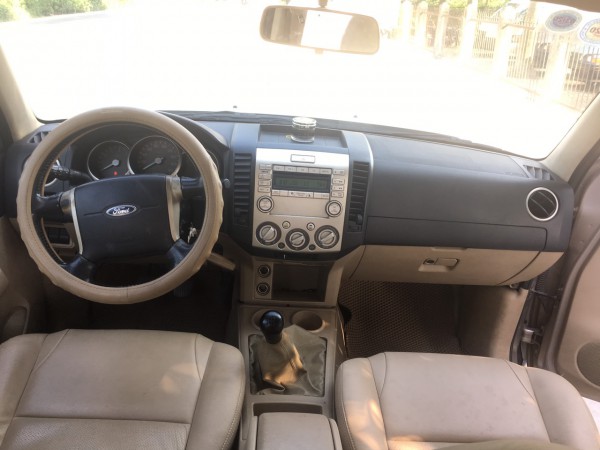 Ford Everest Bán xe ford Everet 7 chỗ,máy dầu,số sàn