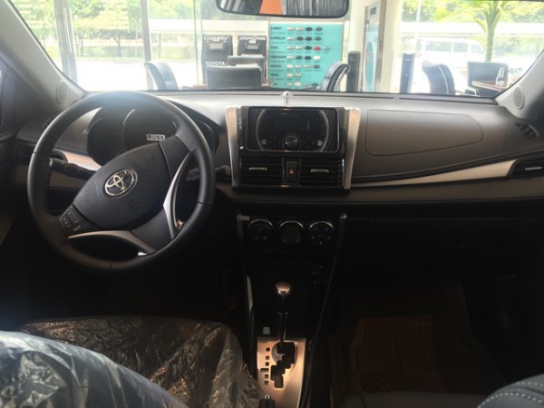 Toyota Vios 1.5G, số tự động, xe màu trắng, đời 2016