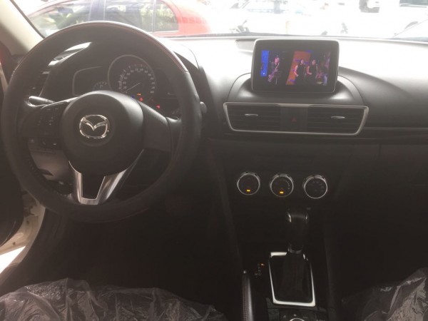 Mazda 3 Mazda 3 Hatchback  1.5 AT 2017
