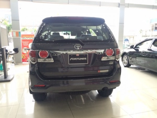 Toyota Fortuner 2.7V (AT) 2015