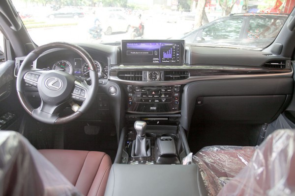 Lexus LX 570 Mầu trắng nhập khẩu 2016