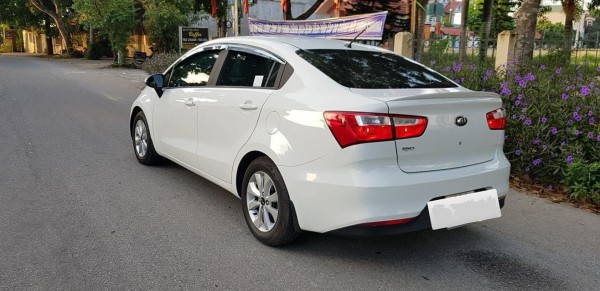 Kia Rio bán xe RIO 2016, số sàn, màu trắng