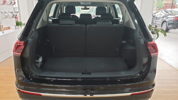 Volkswagen Tiguan Top Line tặng quà hấp dẫn