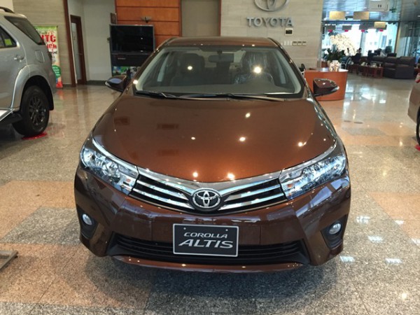 Toyota Corolla Altis 1.8G AT số tự động, đời 2016