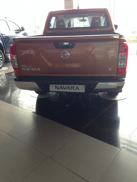 Nissan Navara Nissan Navara E, vàng cam, đời 2015