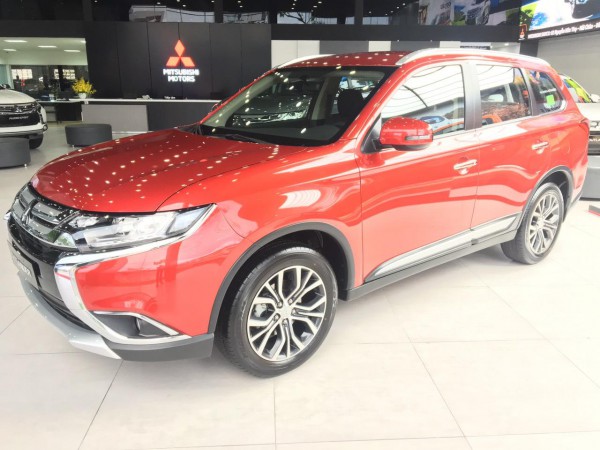 Mitsubishi Outlander Mitsubíhi Outlander 2019 mới