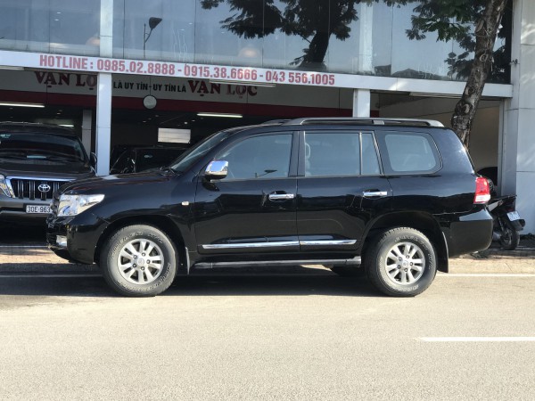 Toyota Land Cruiser 2010 đen