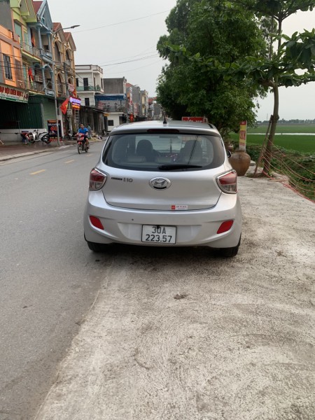 Hyundai i10 CẦN BÁN XE HUYNDAI GRAND I10 SX 2015