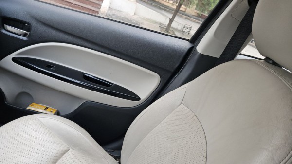 Mitsubishi Gia đình cần bán xe attrage đời 2016