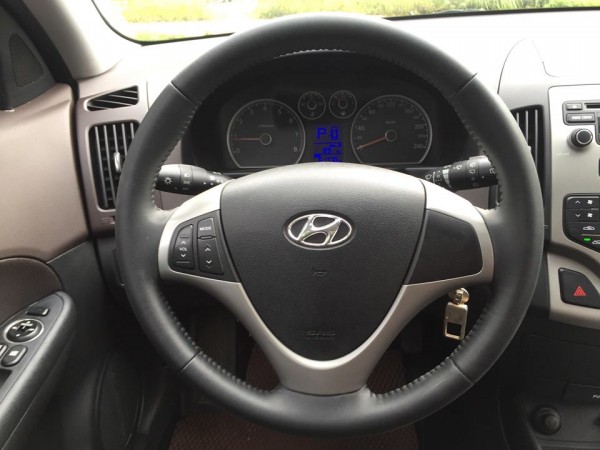 Hyundai i30 ! ! ! BÁN Huyndai i30 cw sx 2011 mới tin