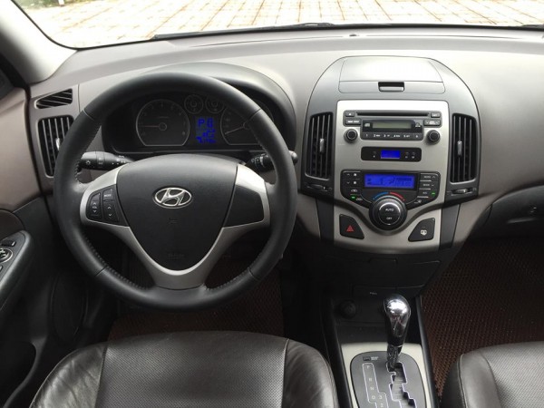 Hyundai i30 ! ! ! BÁN Huyndai i30 cw sx 2011 mới tin
