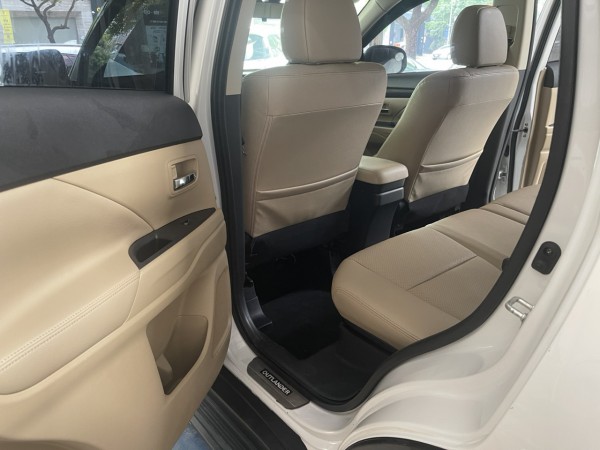 Mitsubishi Outlander Bán xe Outlander sx 2018 bản premium 2.4