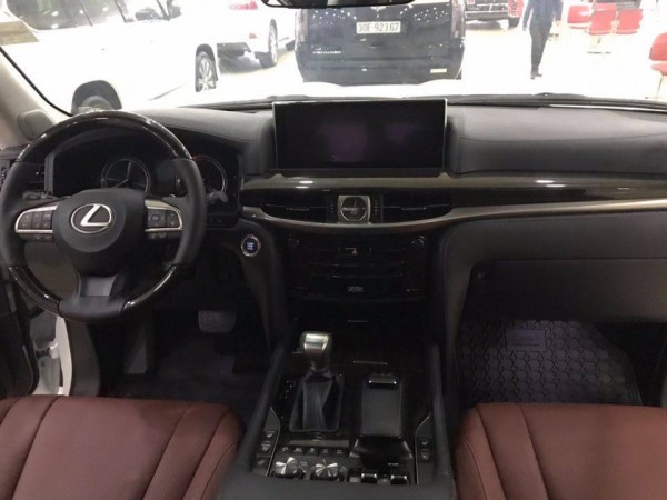 Lexus LX 570 Bán Lexus LX570 màu trắng,đăng ký 2016