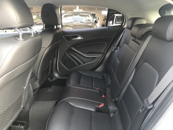 Mercedes-Benz gla 200 2015 trắng