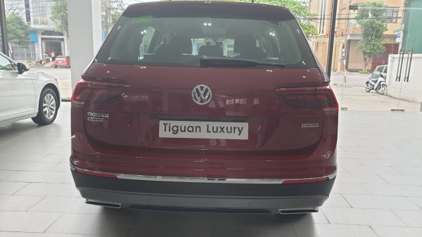 Volkswagen Tiguan Luxury tặng quà khủng