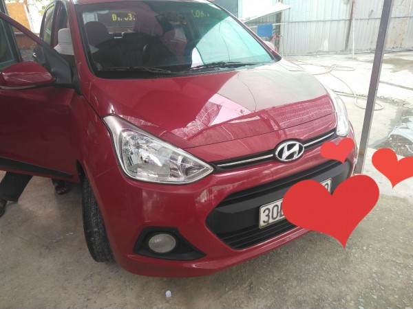 Hyundai i10 Hyundai i10 đỏ đón tết kết năm vui