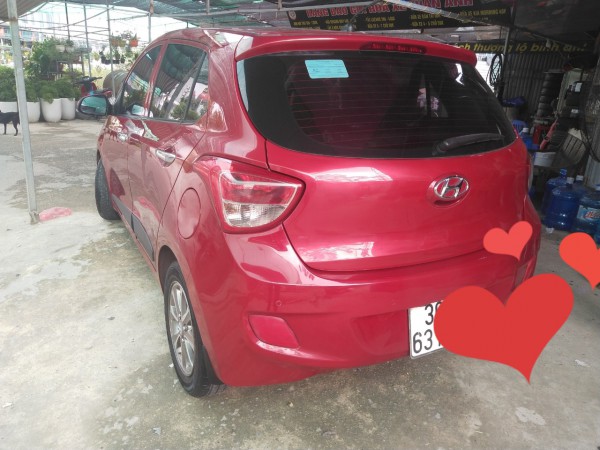 Hyundai i10 Hyundai i10 đỏ đón tết kết năm vui