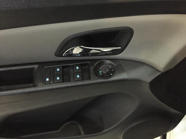 Chevrolet Cruze LS 1.6MT 2015 - Trắng