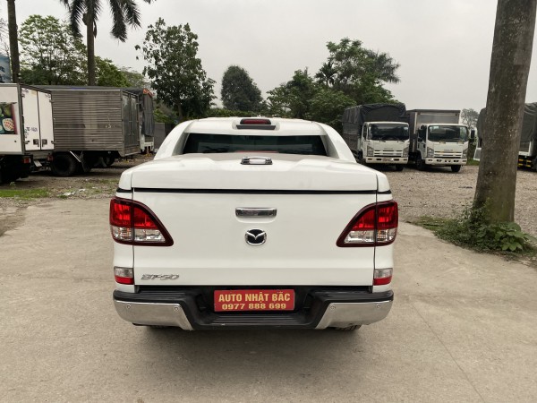 Mazda BT-50 Bán xe mazda Bt50 2017 số tự động 2.2