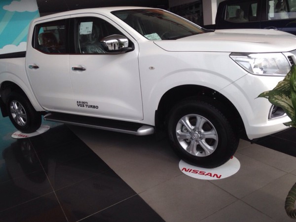 Nissan Navara Nissan Navara E đời 2015, màu trắng